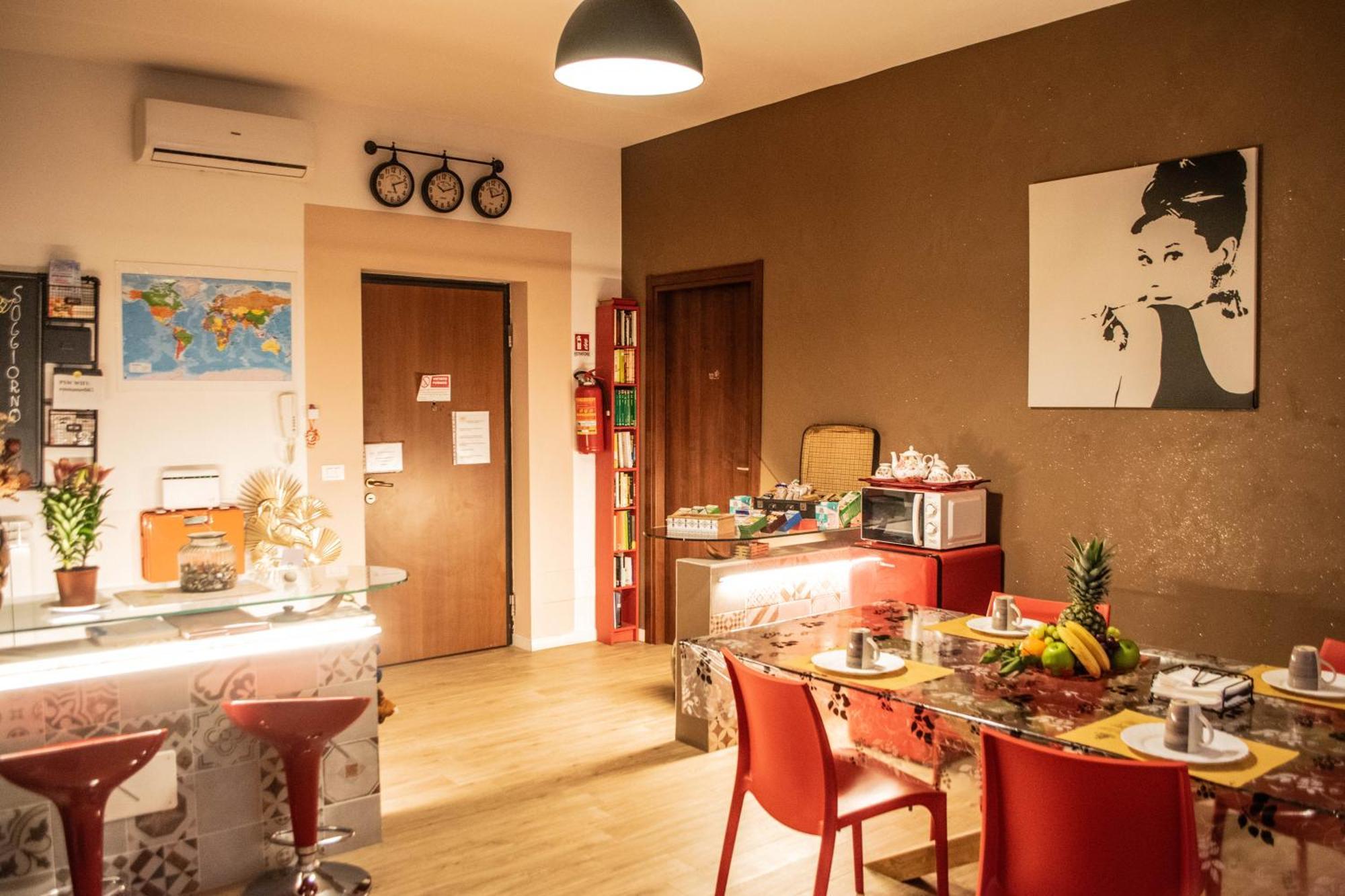 Emmanueli65 Fronte Clinica Per 4 Matrimoniale E Castello Bed & Breakfast Piacenza Exterior photo
